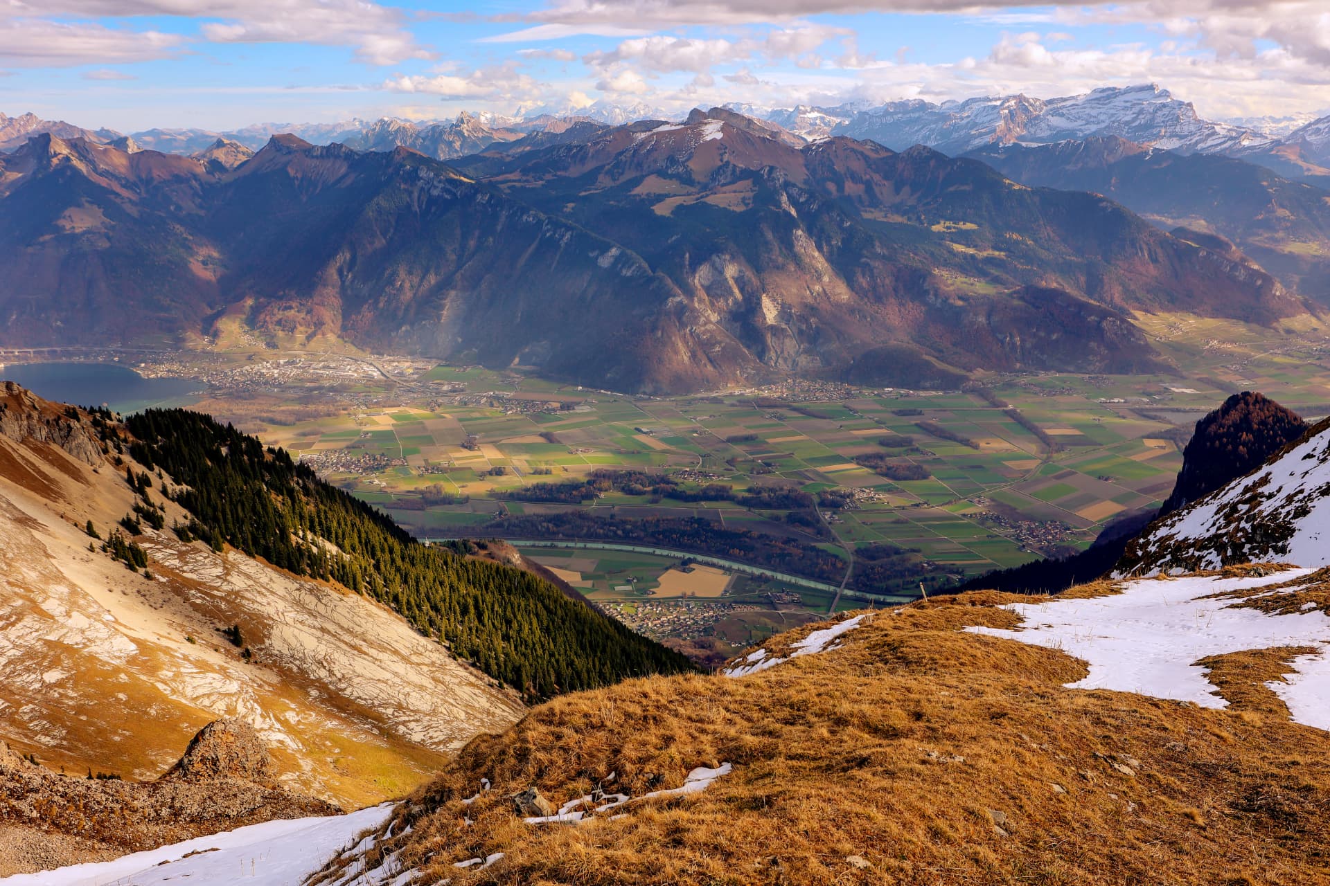 Panorama des Rhonetals vom Gipfel des Grammont