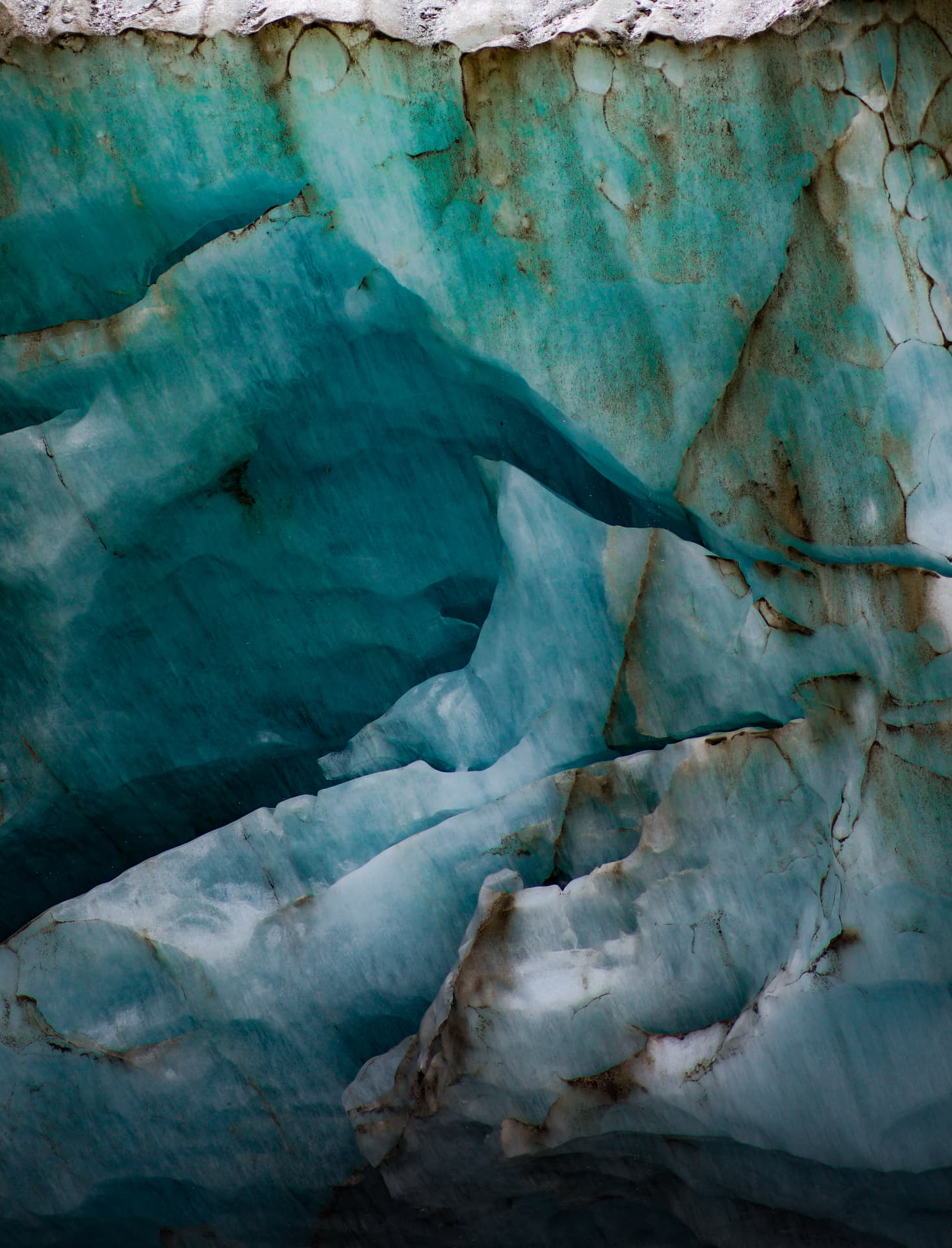 Detail der türkisen Eiswand des Zinalgletschers
