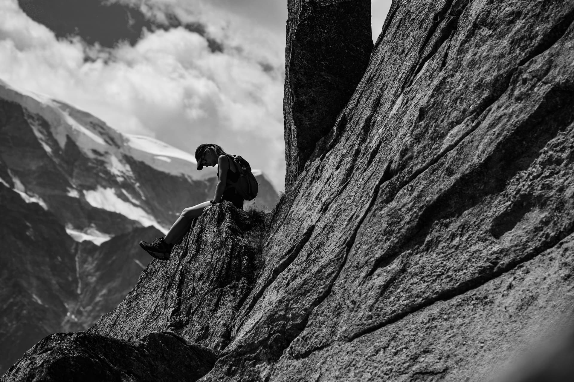 Rast auf einer Granitplatte über dem Saastal