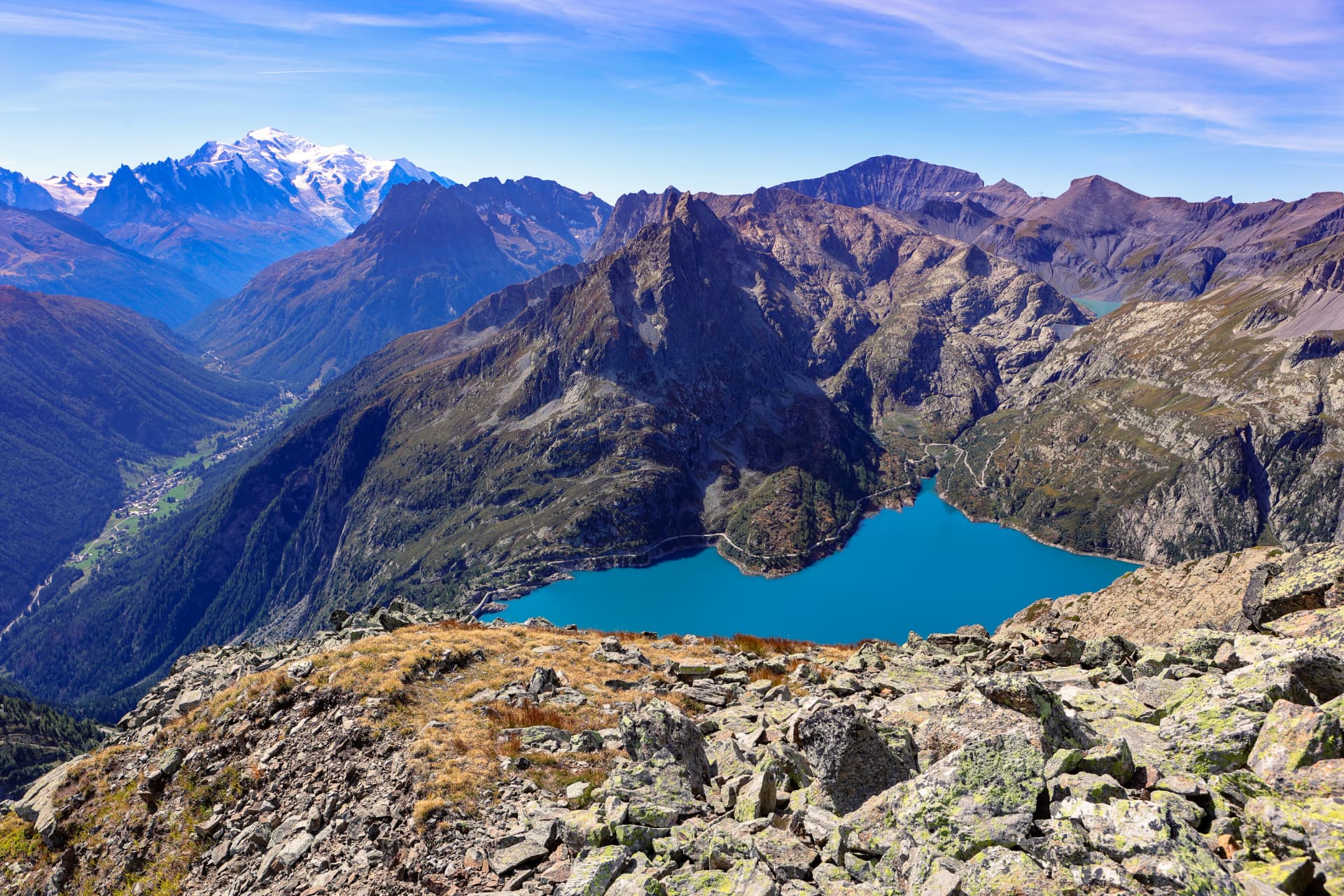 Panorama des Emosson-Stausees vom Bel Oiseau