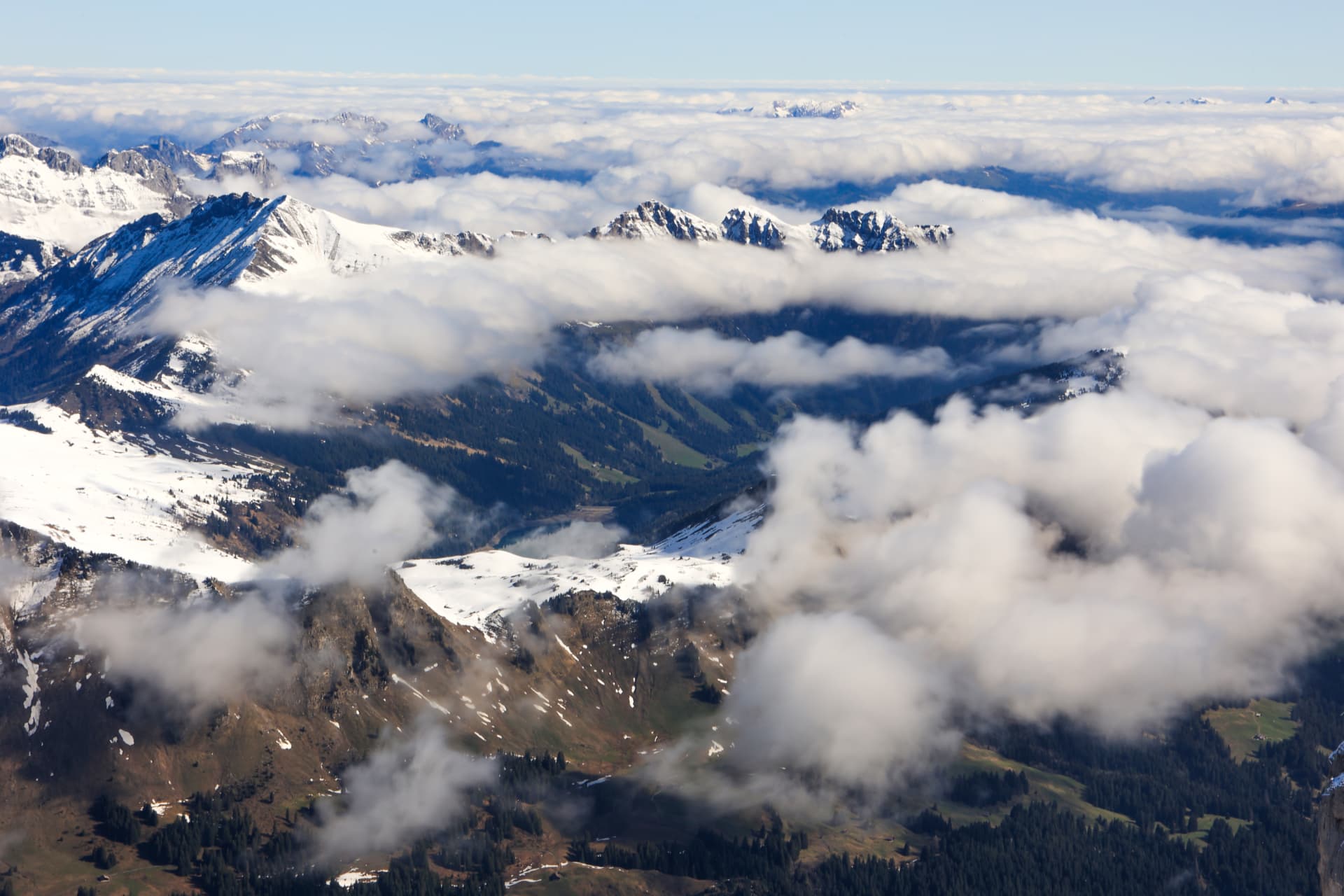 Nebelmeer über dem Tal, gesehen vom Scex Rouge